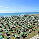 Appartamento Enjoy Your Holidays From Our Magnificent Terrace Bibione